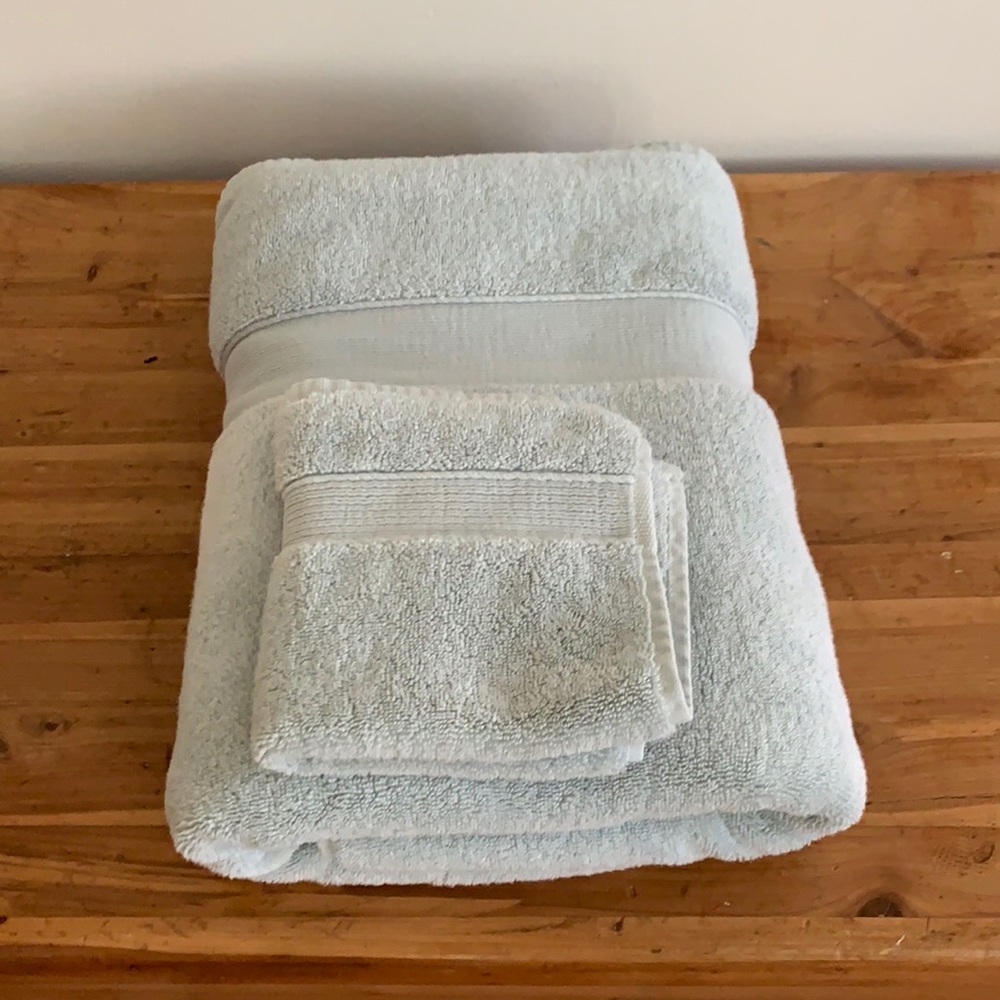 New organic Pottery Barn towel set